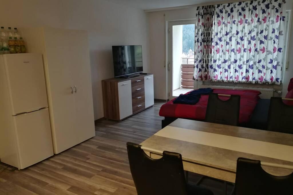 Tolle 1 Zimmer Ferienwohnung mit super Aussicht Enzklösterle Exterior foto